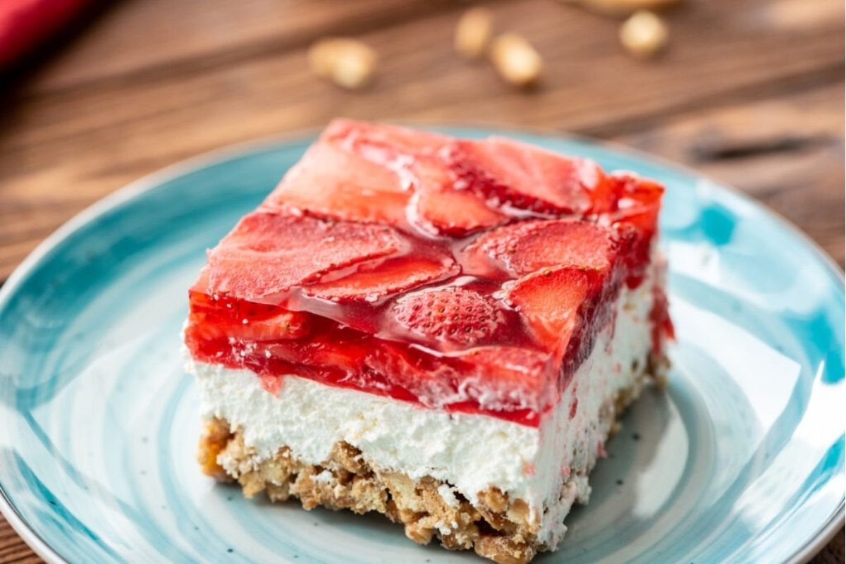 Strawberry Pretzel Salad 1