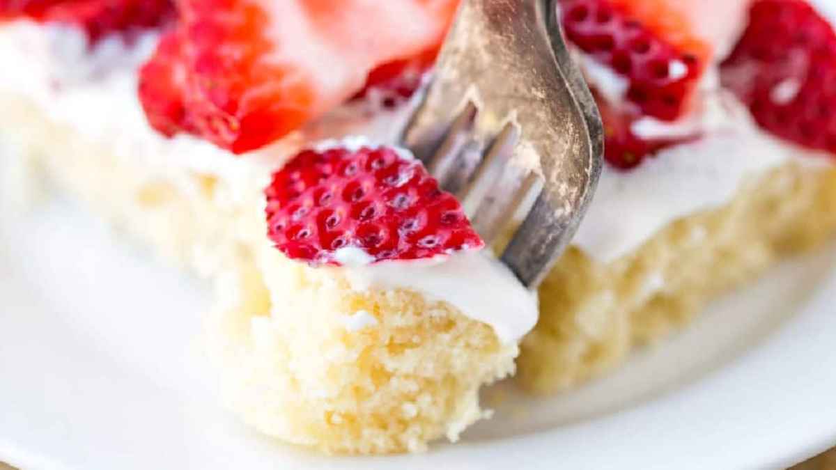 Strawberry Shortcake Bars. 