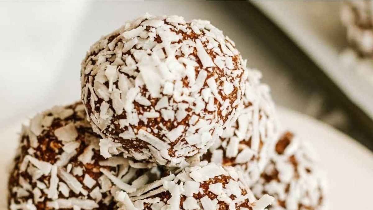 Swedish Chocolate Balls (Chokladbollar).