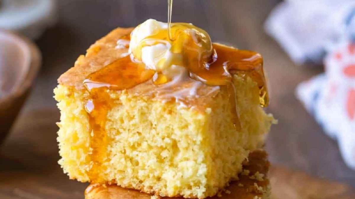 Sweet Cornbread With Cake Mix.