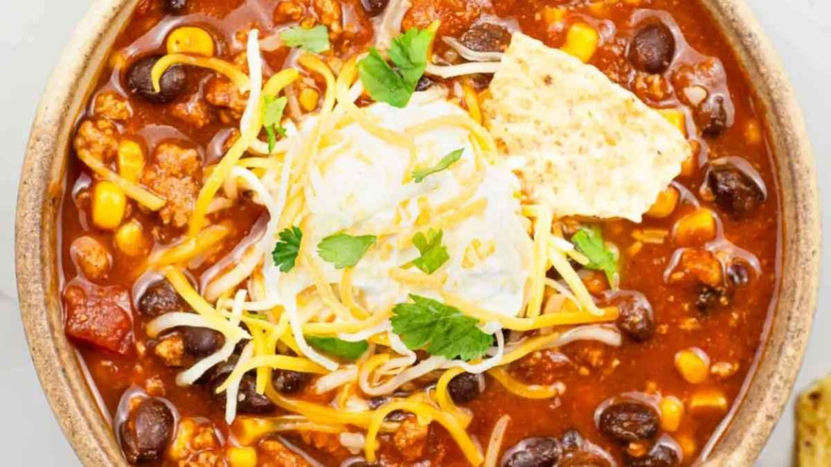 The BEST One Pot Black Bean Turkey Chili Recipe.