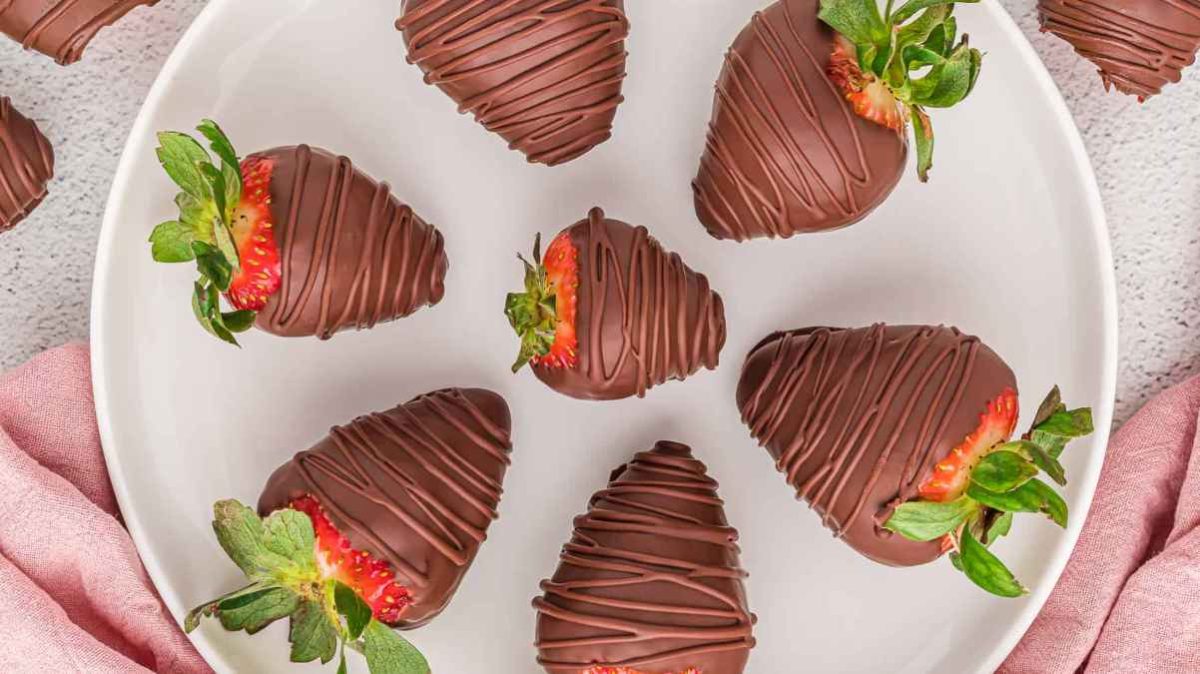 Vegan Chocolate Covered Strawberries.