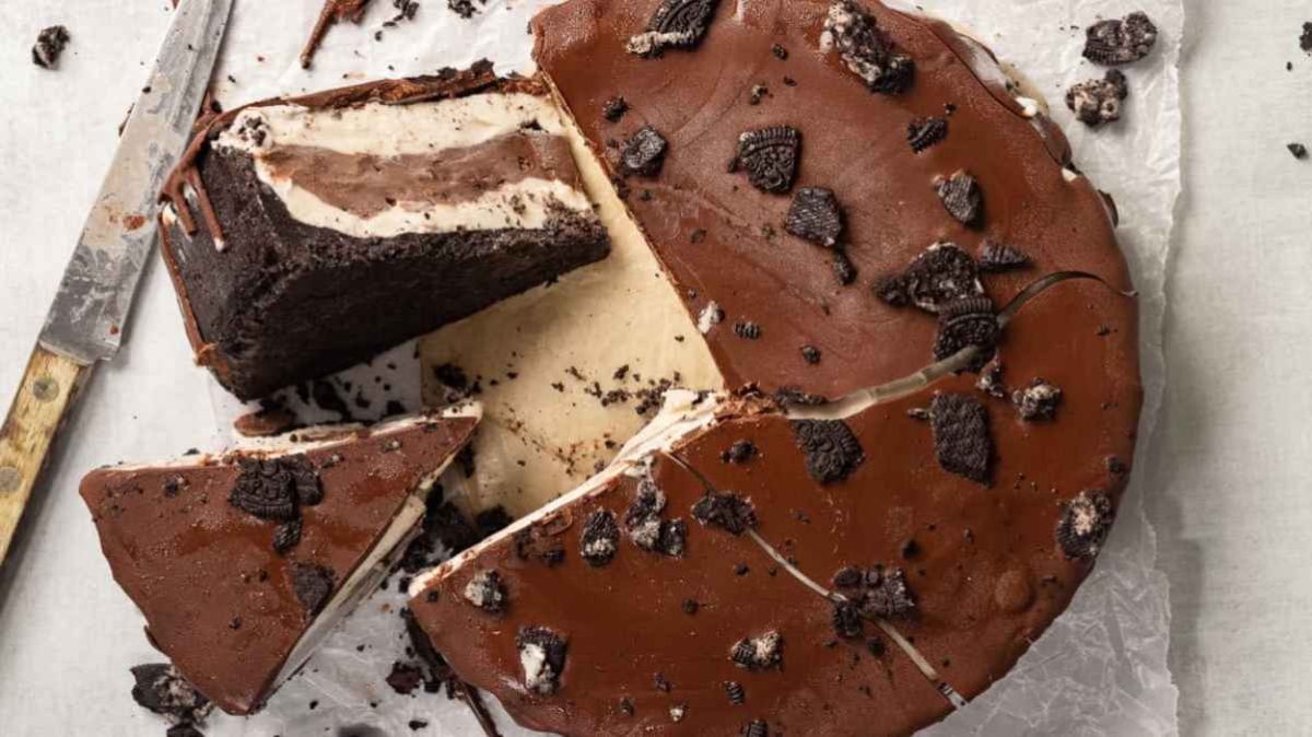 Vegan Ice Cream Cake. 
