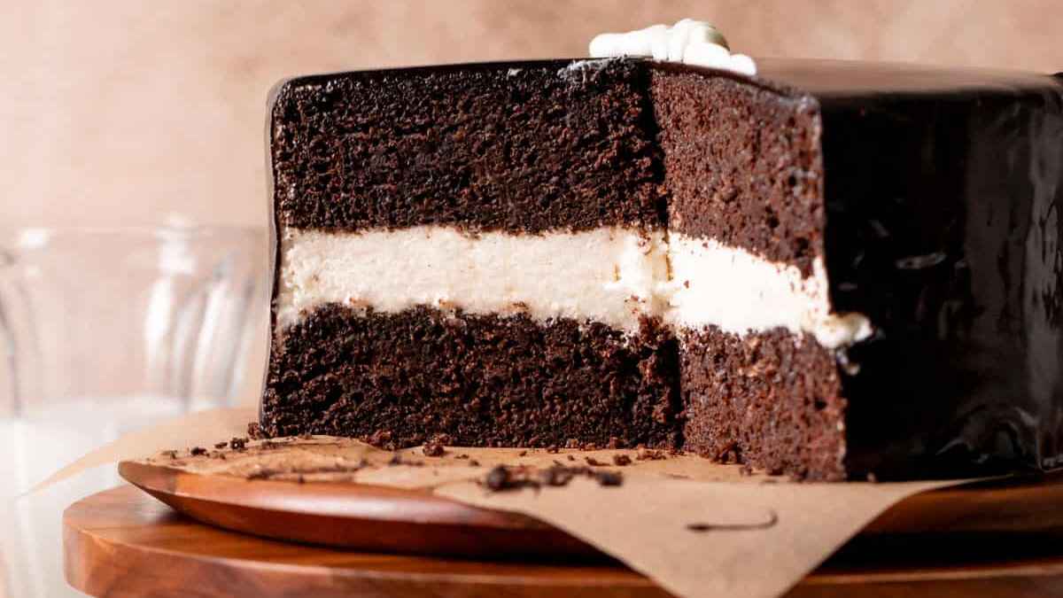 Ding Dong Cake With Cream Filling.