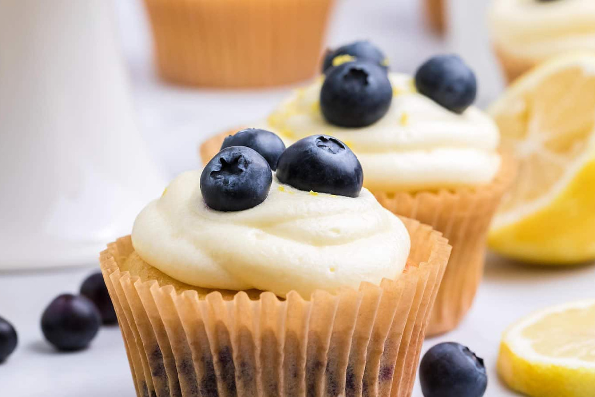 lemon blueberry cupcake Cheerful Cook msn 1