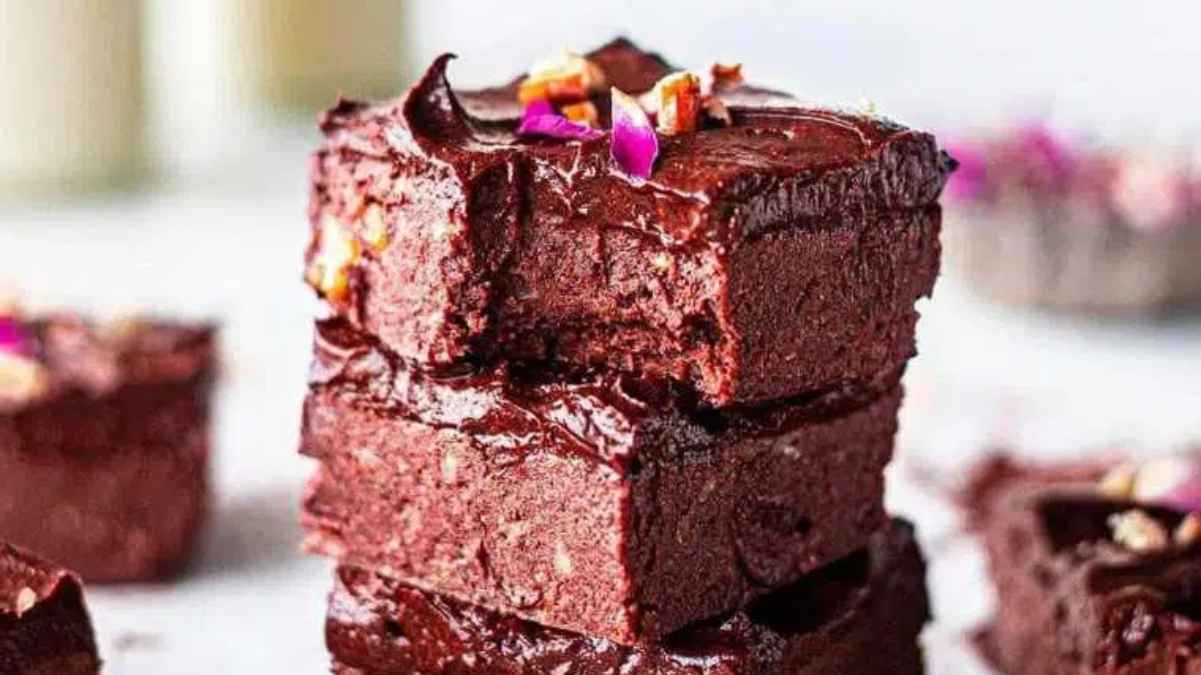 33 Easy No-Bake & Raw Vegan Desserts.