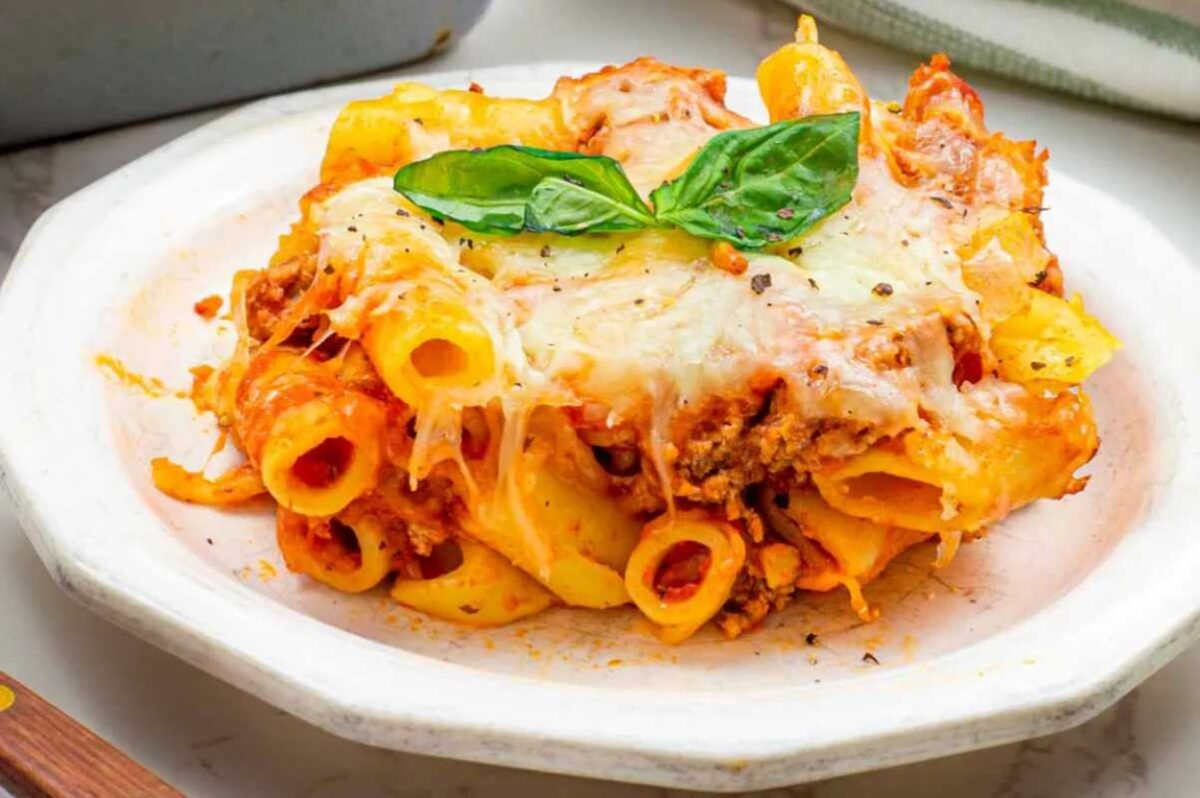 5-Ingredient Easy Classic Baked Ziti Recipe.