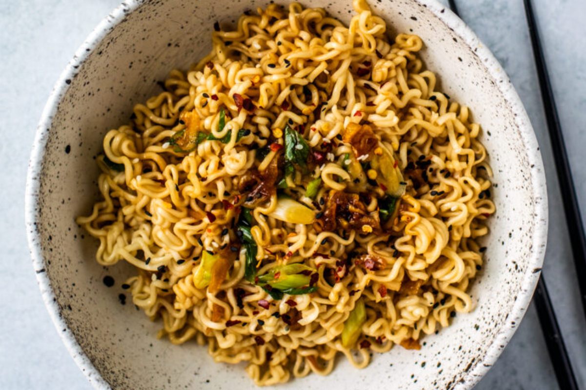 Addictive Garlic Noodles Recipe