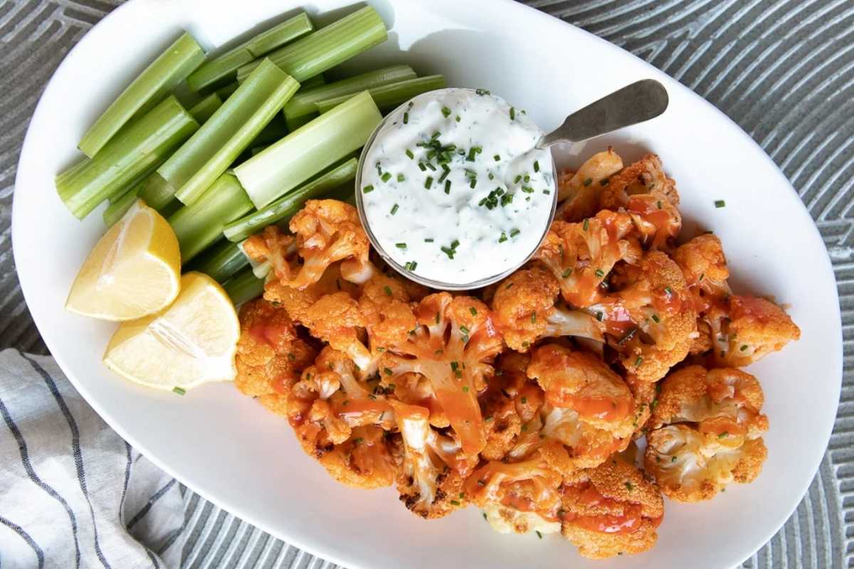 Baked Buffalo Cauliflower Recipe. 