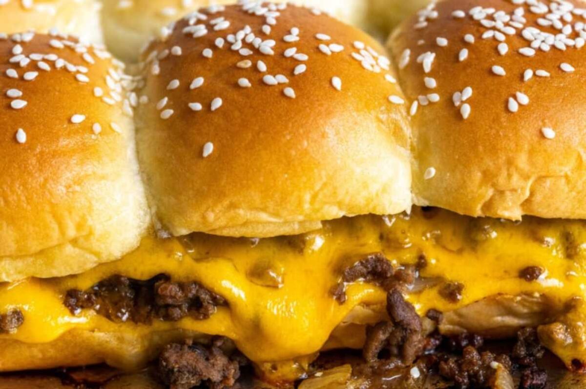 Baked Cheeseburger Sliders. 