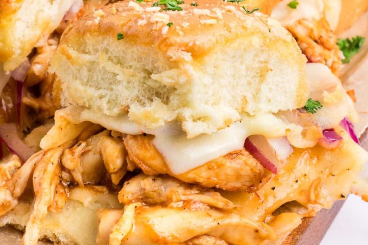 Barbecue Chicken Sliders Recipe. 