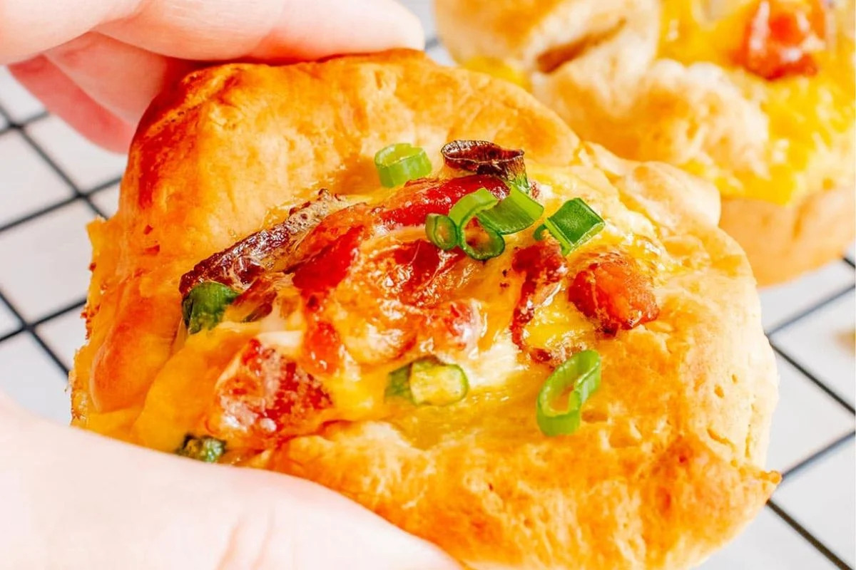 Biscuit Egg Cups With Bacon And Cheese. 