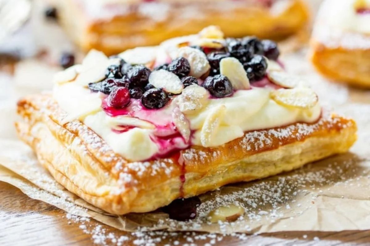 Blueberry Puff Pastry Tarts With Lemon Cream
