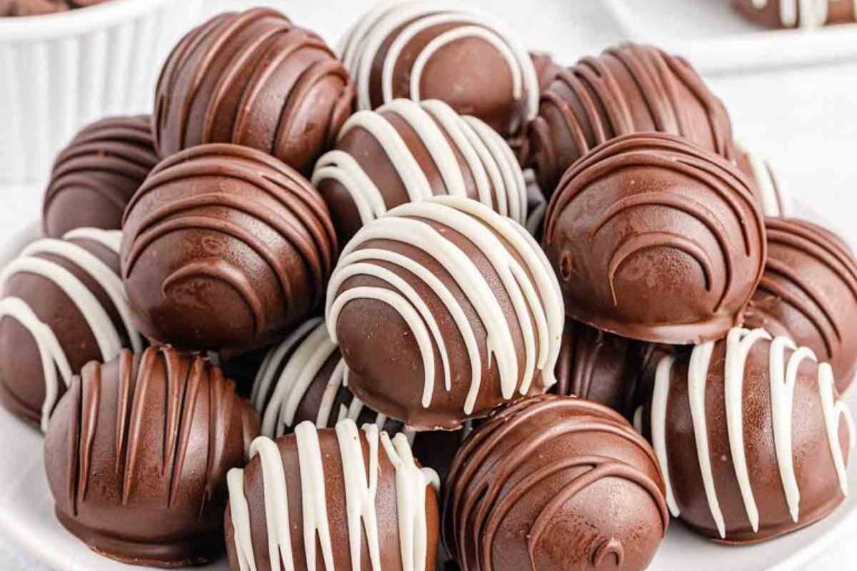 Brownie Balls: Big Chocolate Flavor In Every Bite!. 