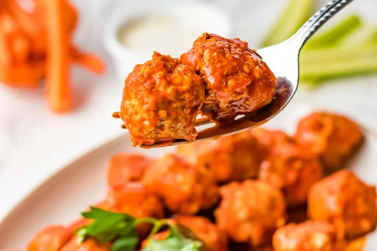 Slow Cooker Buffalo Chicken Meatballs. 