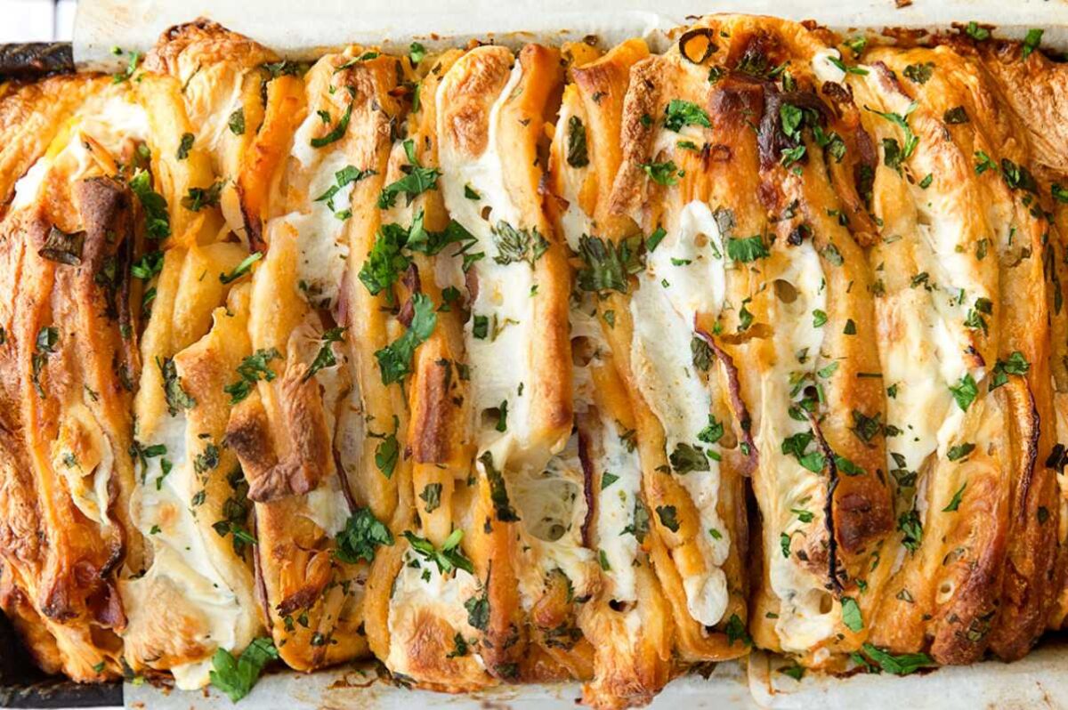 Buffalo Chicken Pull-apart Bread Recipe. 