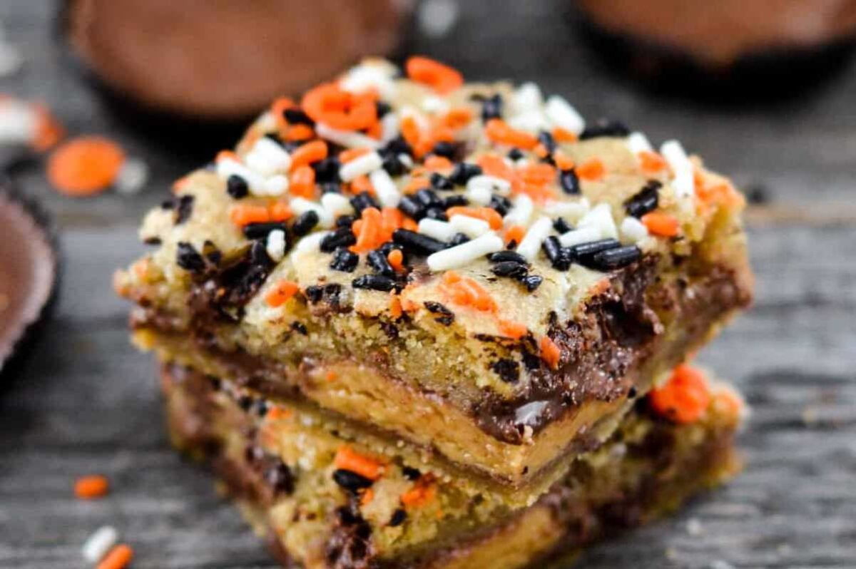 Candy Cookie Bars. 