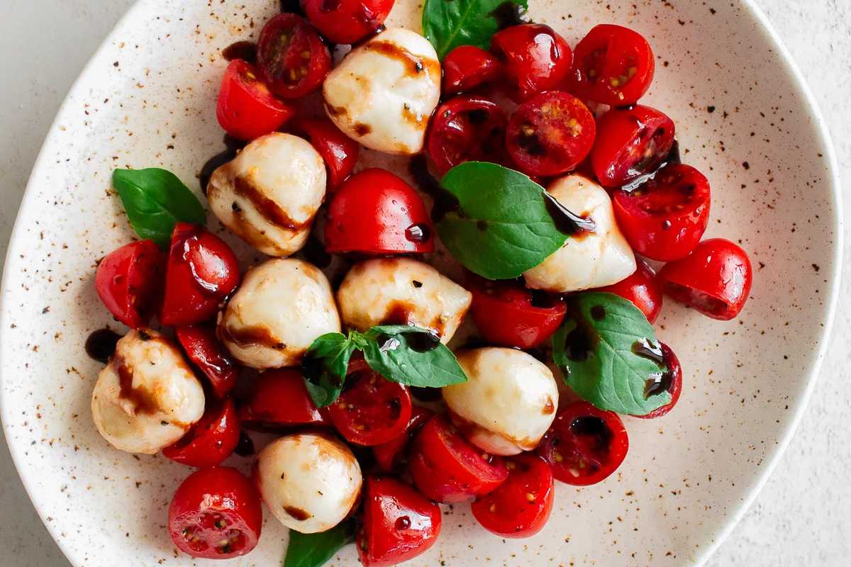 Caprese Salad Recipe Cherry Tomatoes: An Easy Appetizer. 
