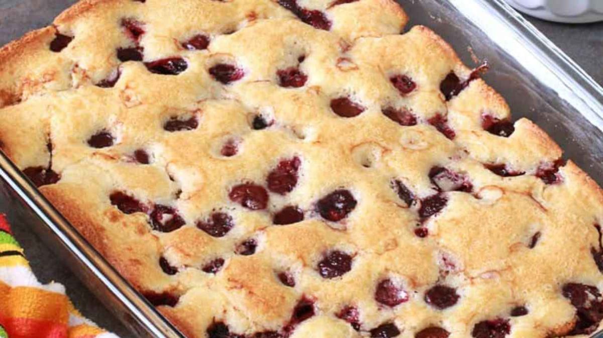 Cherry Cobbler / Easy Egg-Less Cobbler Recipe.
