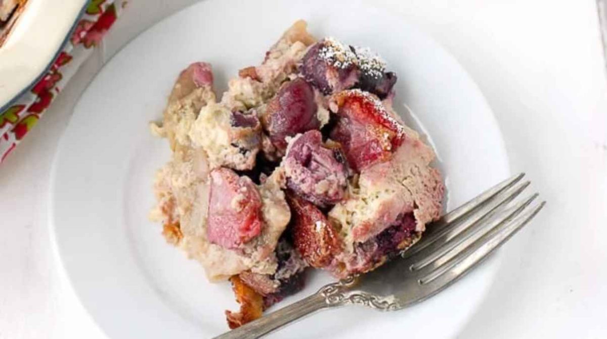Cherry Strawberry Clafoutis (french Baked Custard Fruit Dessert). 