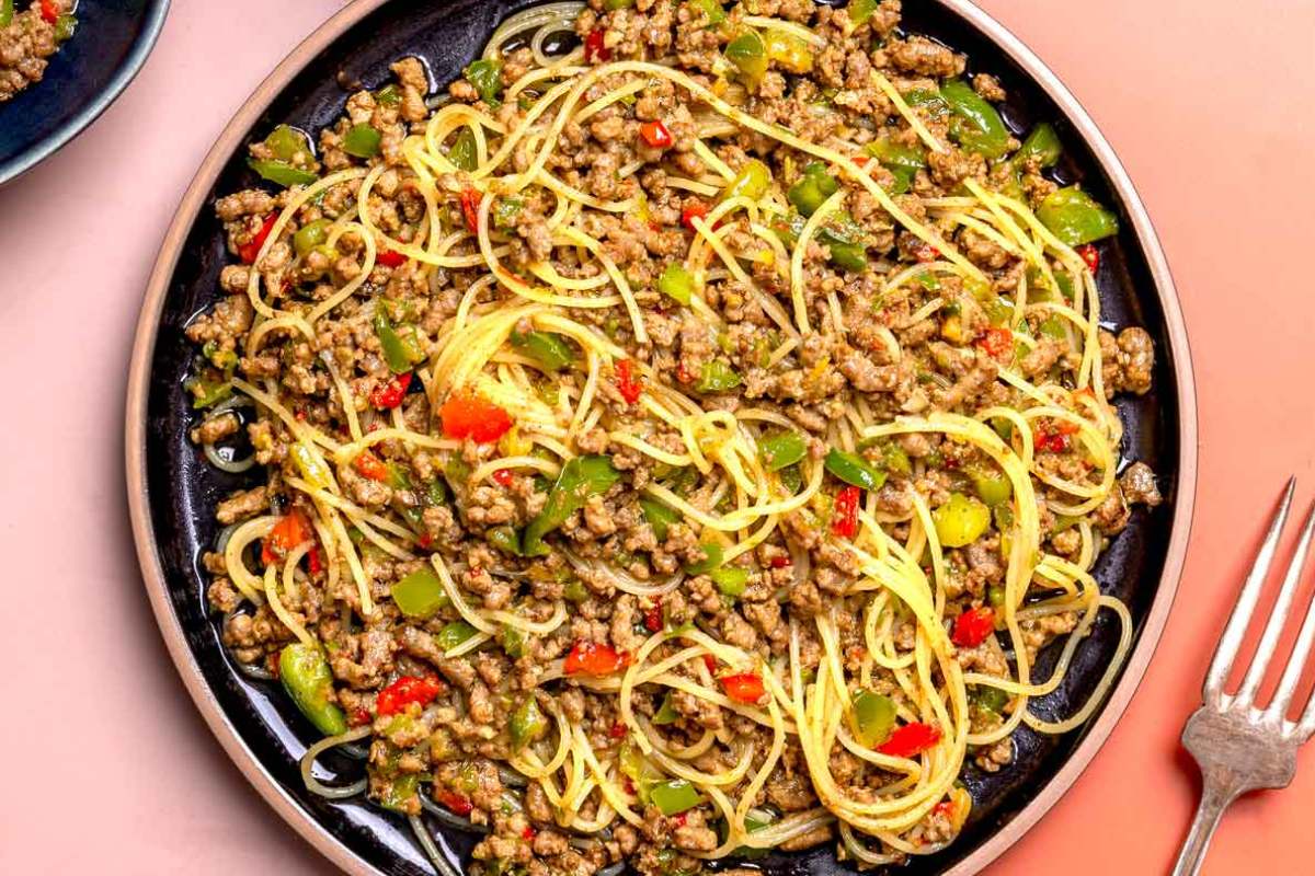 Chinese Pasta With Beef And Pepper.