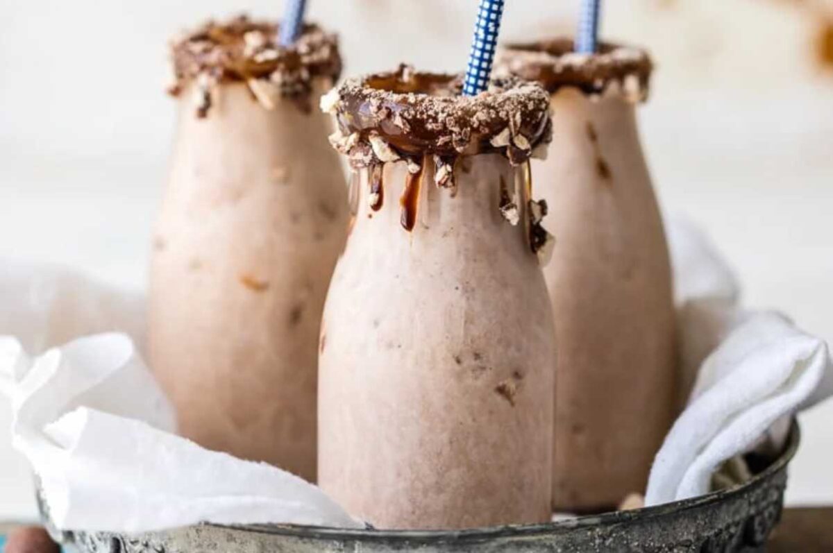 Chocolate Banana Malt Milkshake Recipe. 