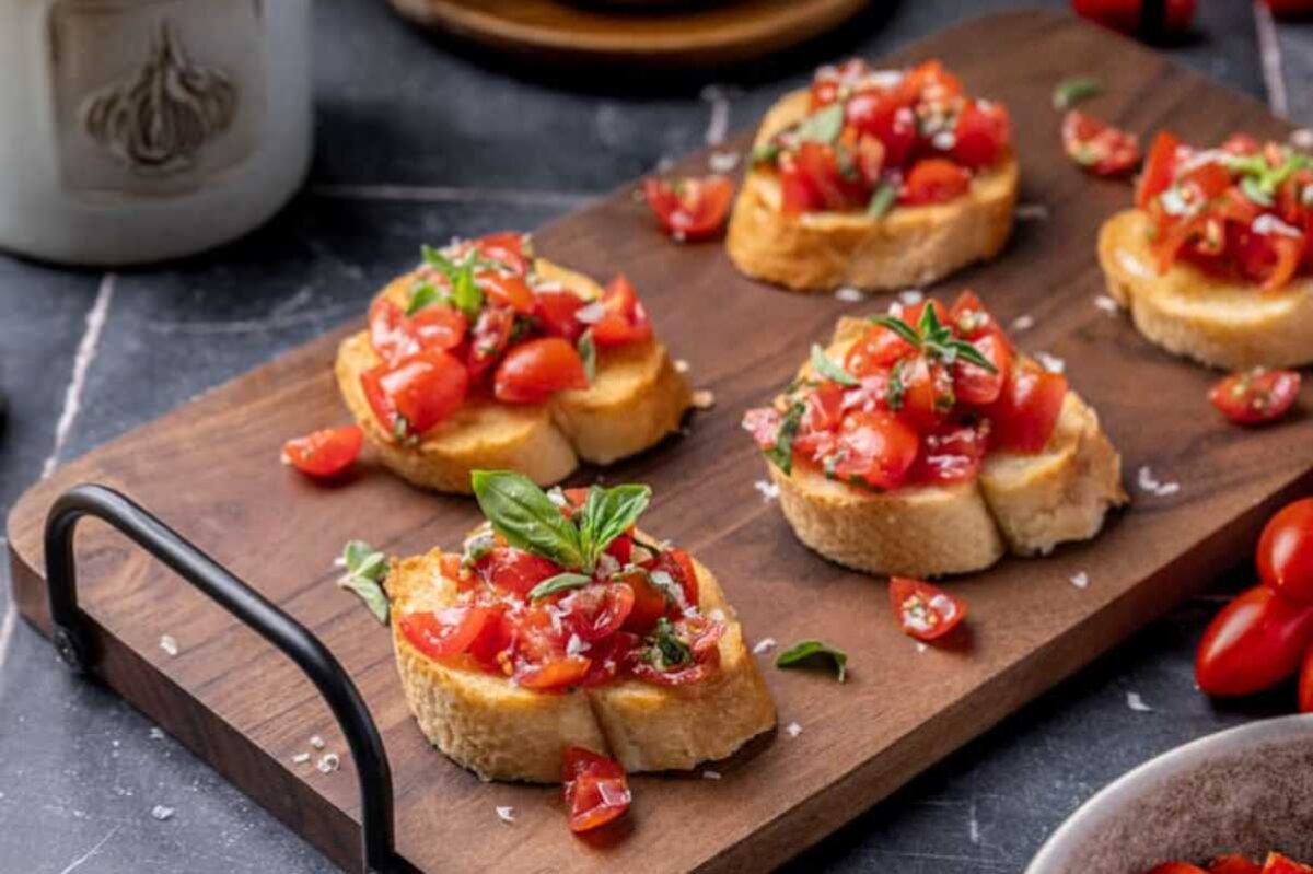 Easy Bruschetta With Marinated Tomatoes And Balsamic Vinegar. 