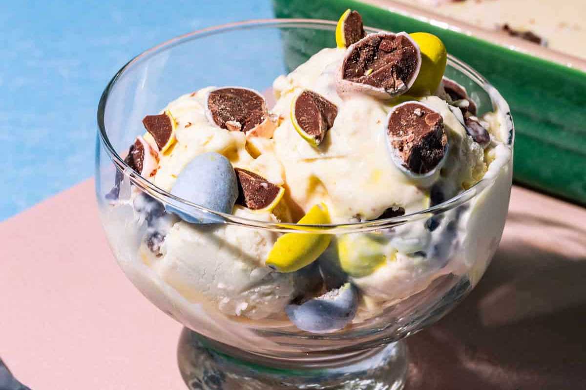 Easy Cadbury Mini Egg Ice Cream (No Churn Recipe). 