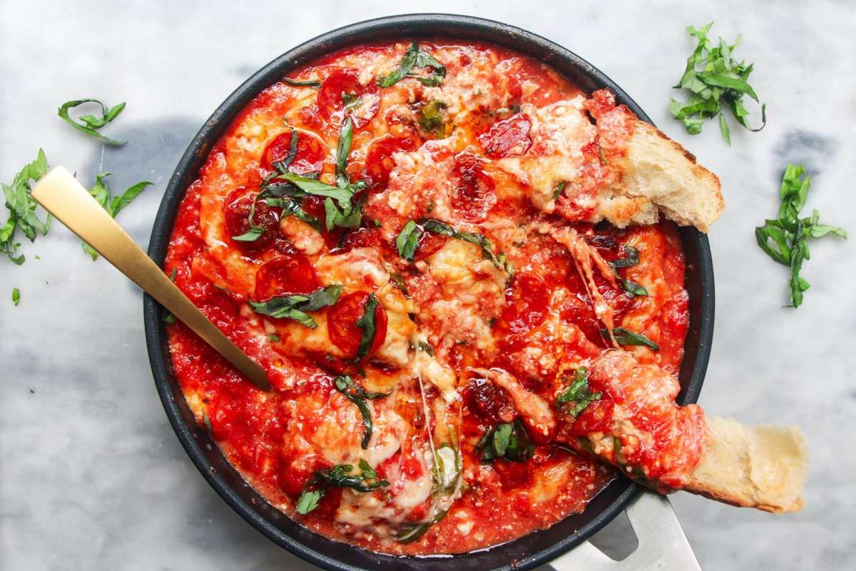 Easy Cheesy Pizza Dip.