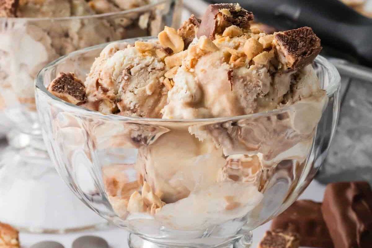 Easy Homemade Snickers Ice Cream (No Churn).