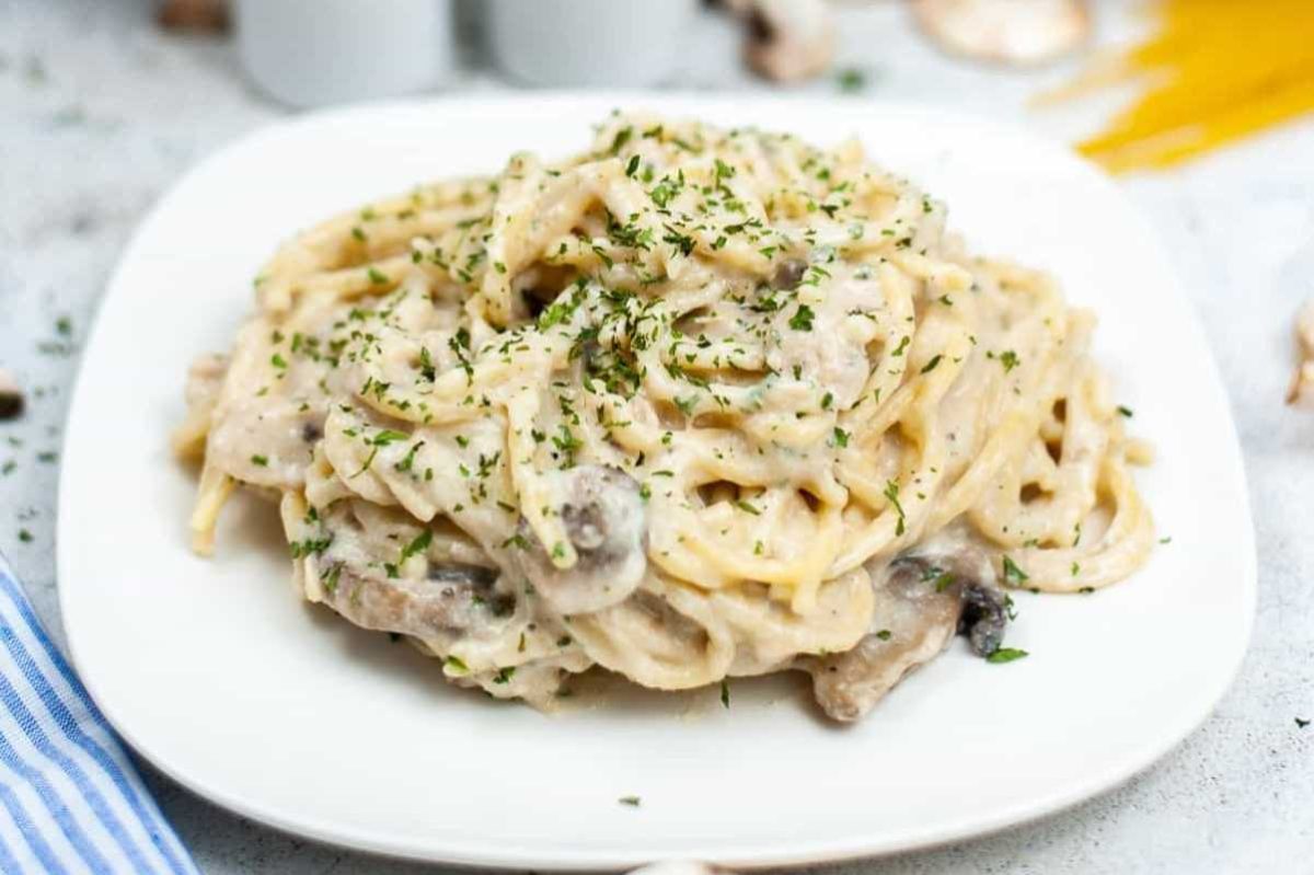 Easy Instant Pot Chicken Mushroom Tetrazzini Recipe. 