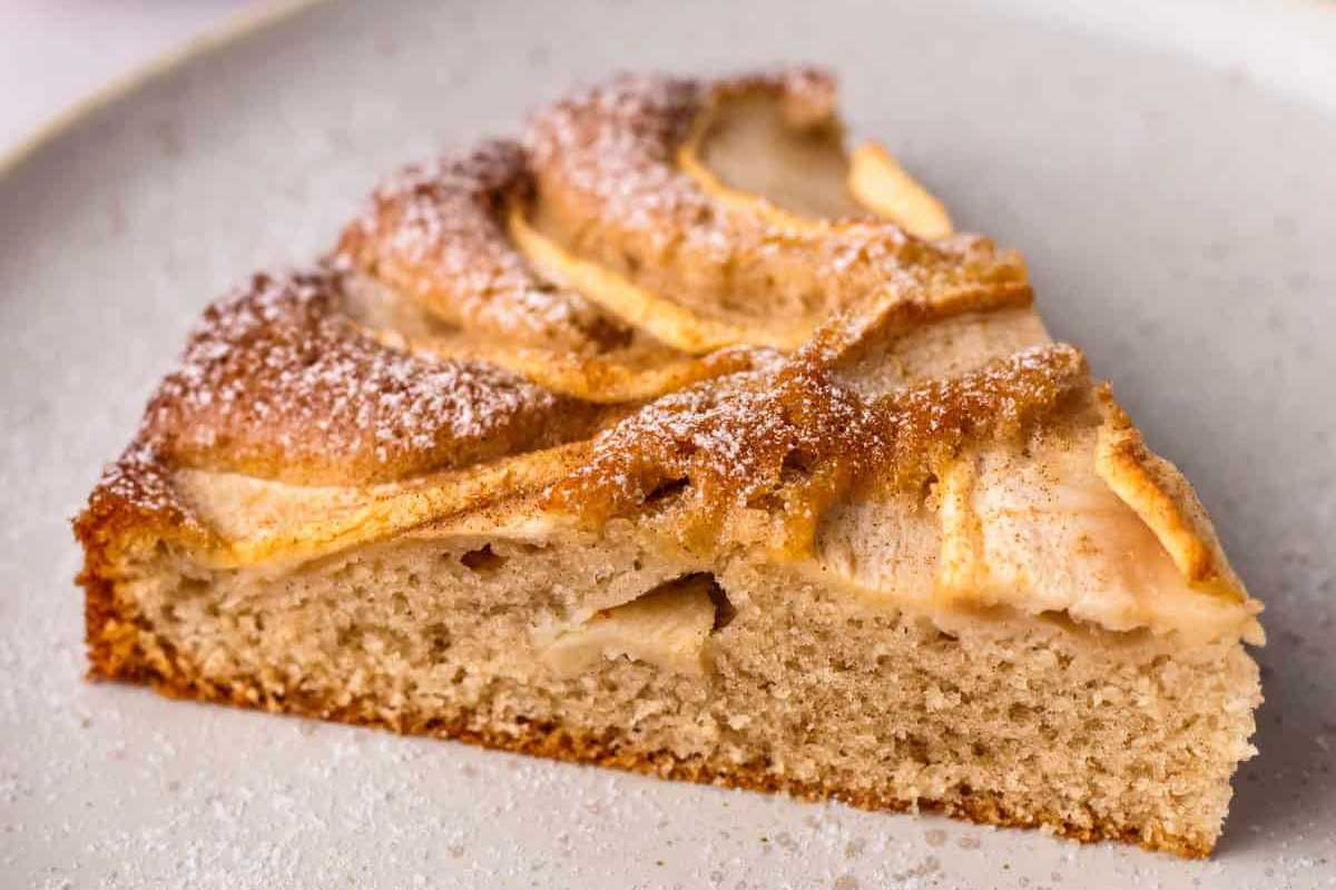 Easy One Bowl Apple Cake. 
