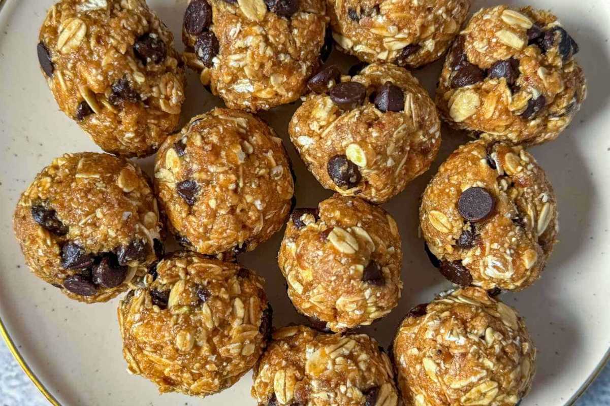 Easy Peanut Butter Low Calorie Protein Ball Recipe. 
