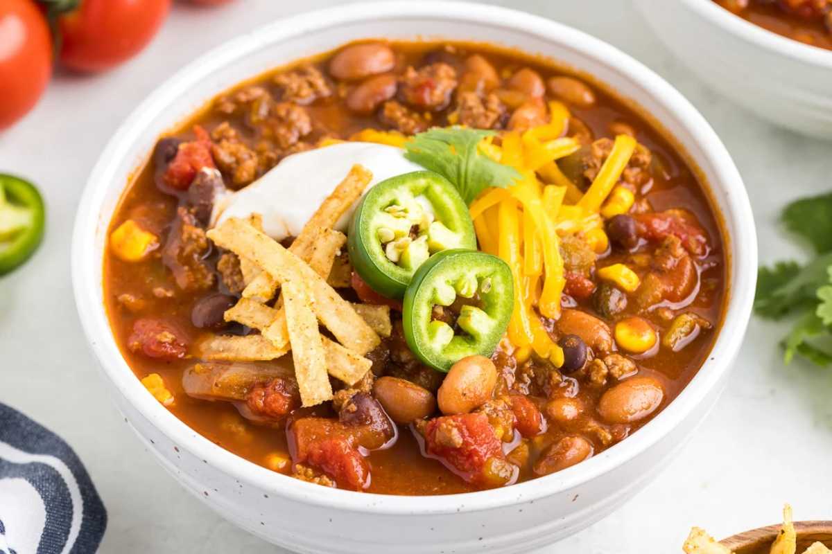 Easy Taco Soup with Ground Beef. 