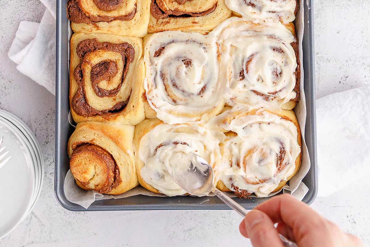 Fluffy Nutella Cinnamon Rolls 1
