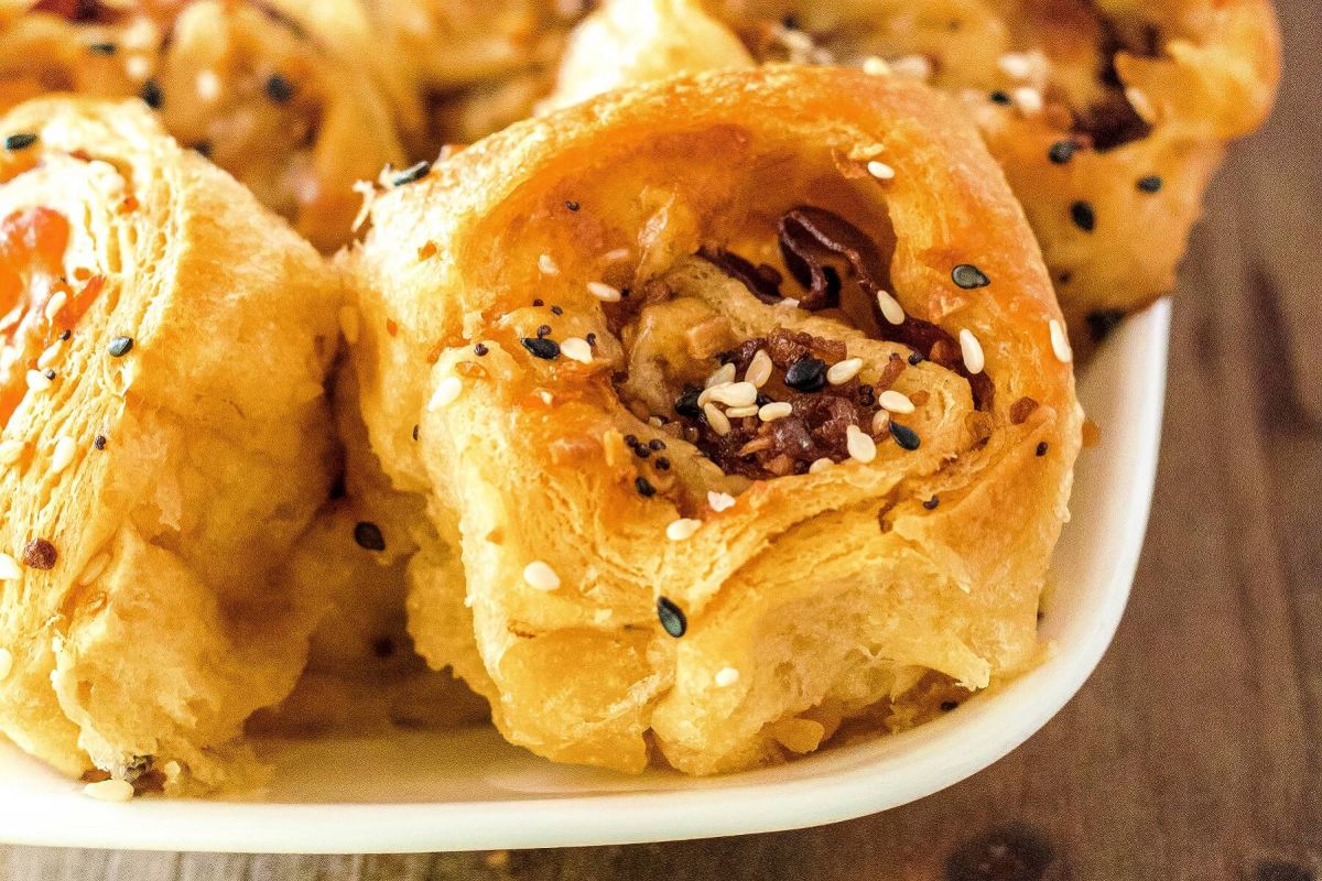 French Dip Roast Beef Pinwheels
