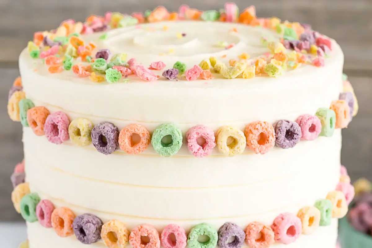 Froot Loops Cake. 