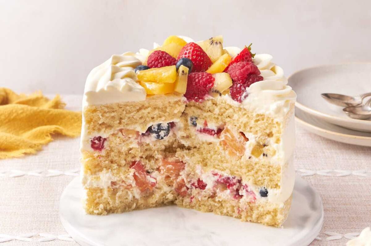 Fruit Cream Cake. 
