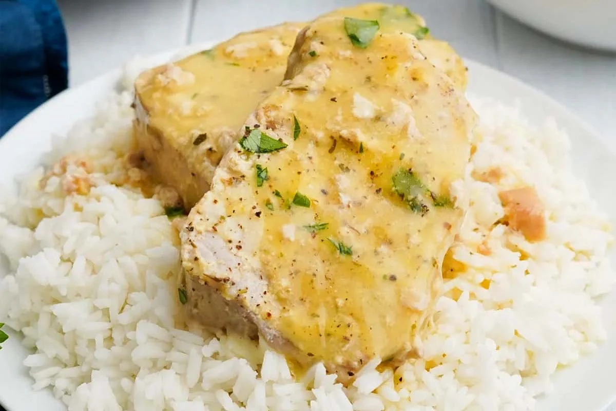 Slow Cooker Garlic Ranch Pork Chops. 