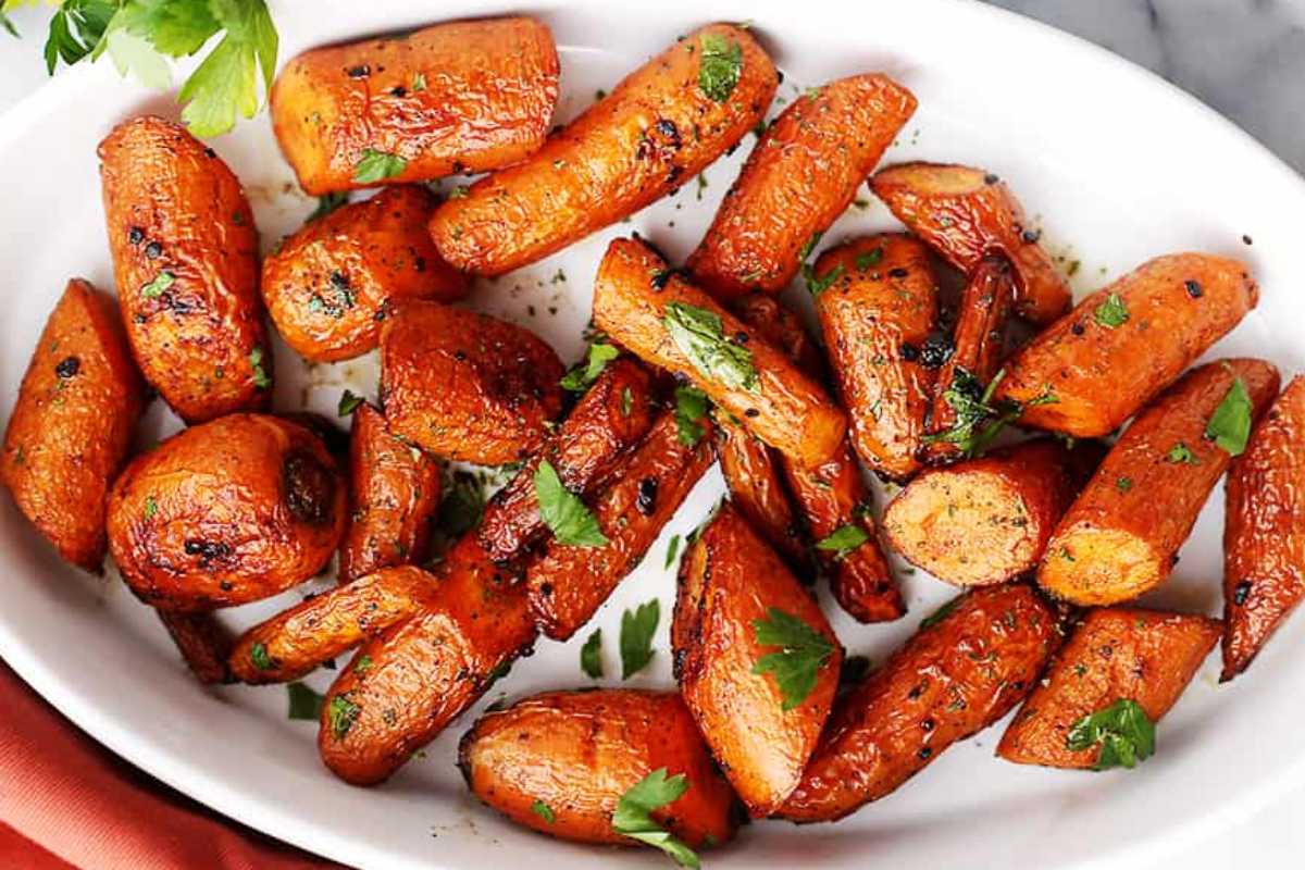 Garlic Butter Roasted Carrots. 