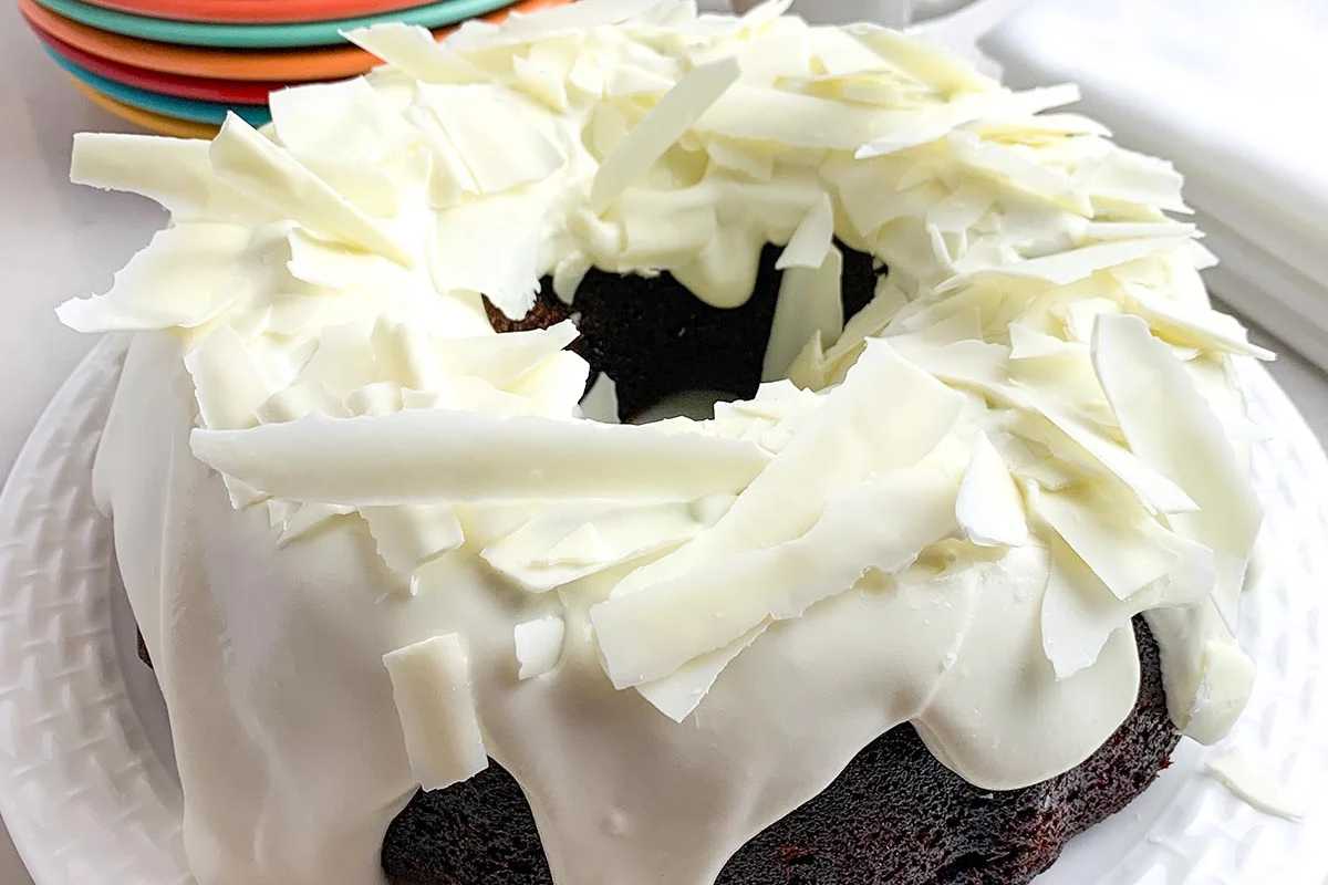 Gingerbread Bundt Cake. 
