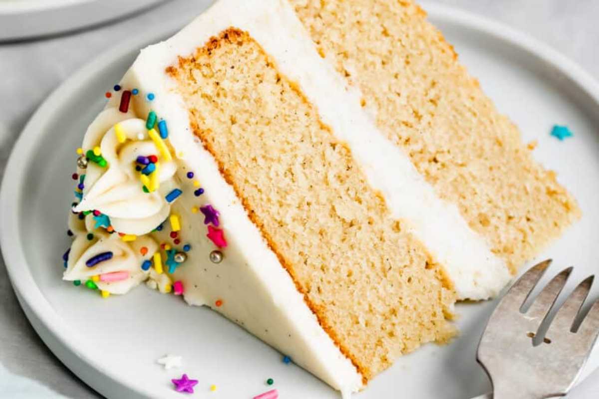 Gluten-Free Vanilla Cake. 
