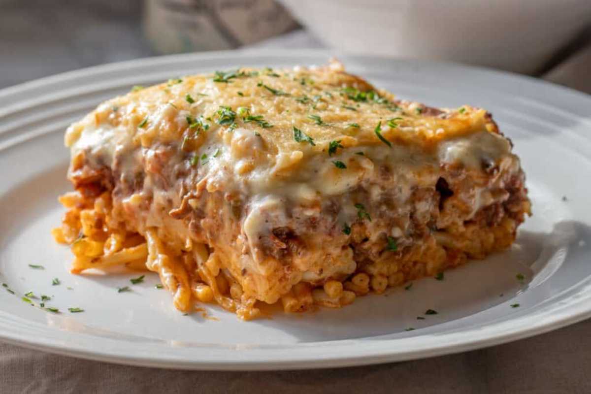 Greek Pastitsio Recipe (Greek Lasagna). 