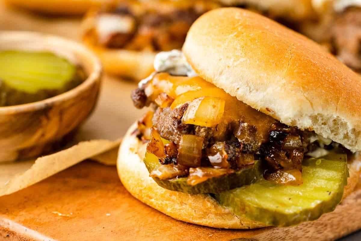 Grilled Onion Cheddar Sliders {Chili's Copycat}. 