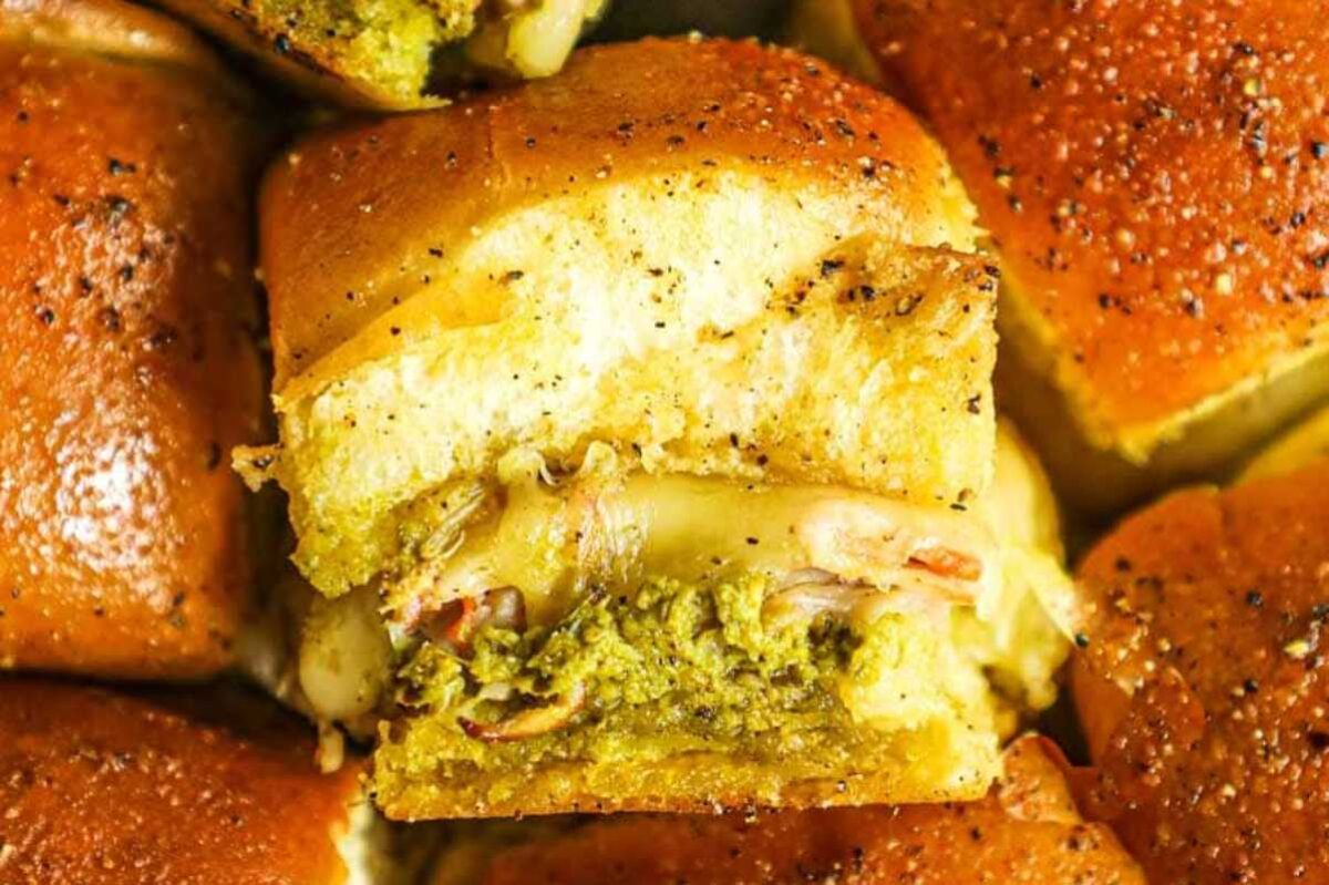 Hawaiian Roll Turkey Pesto Sliders. 
