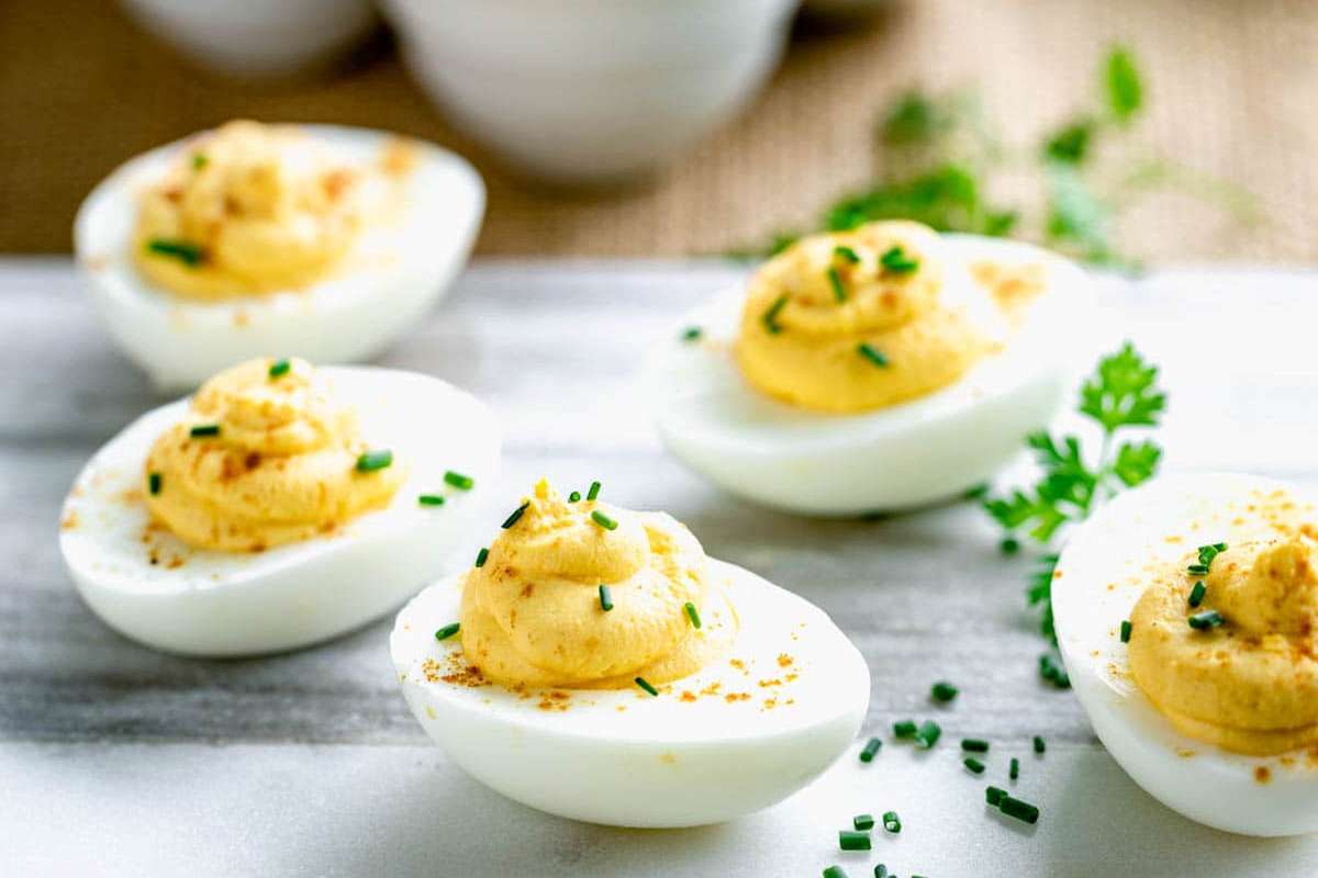 Healthy Deviled Eggs Without Mayo. 