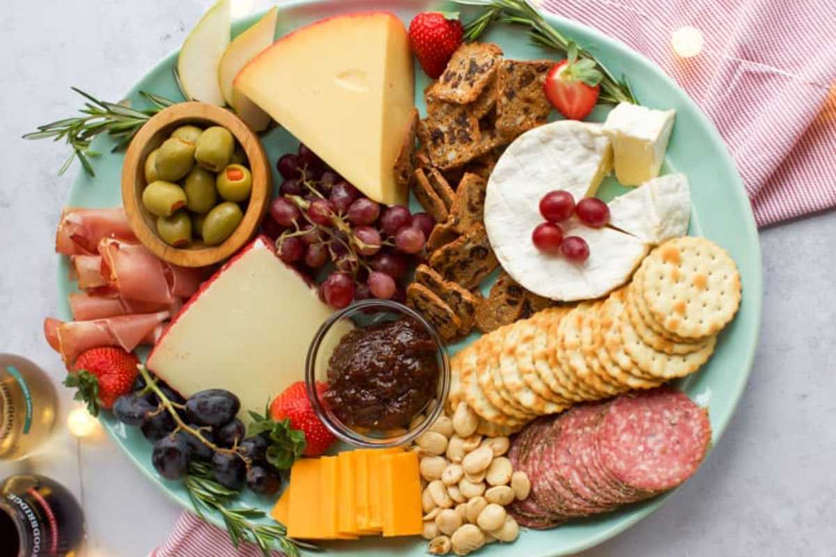 How to Make a Perfect Cheese Platter - Simple Tips.