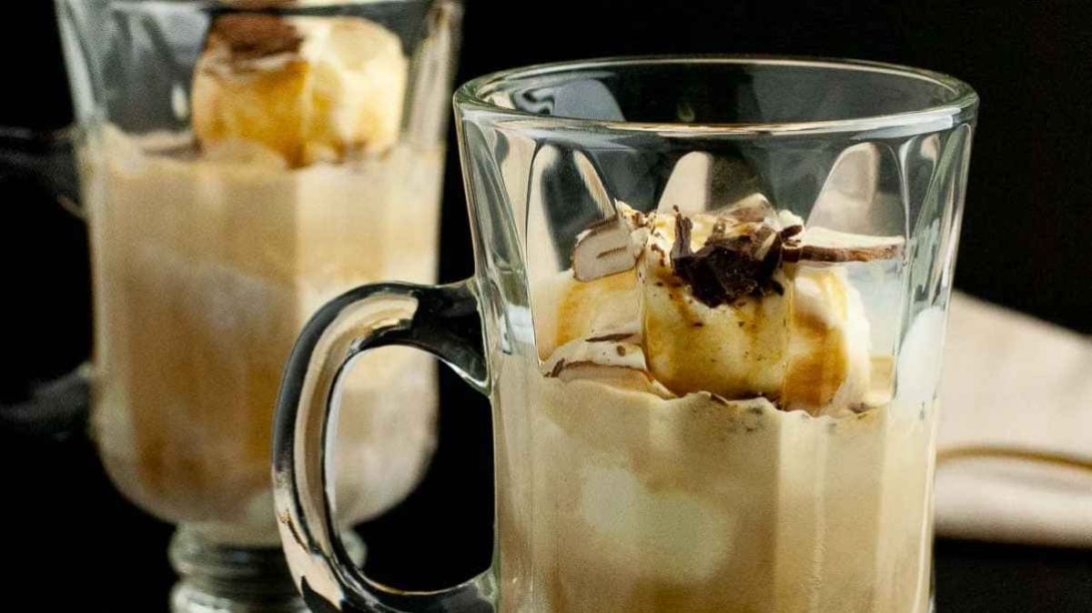 How To Make An Affogato Coffee Dessert. 