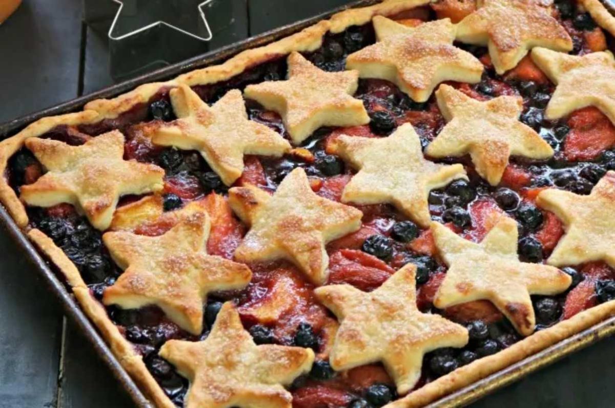 How To Make Sheet Pan Slab Pie With Fresh Peaches And Blueberries. 