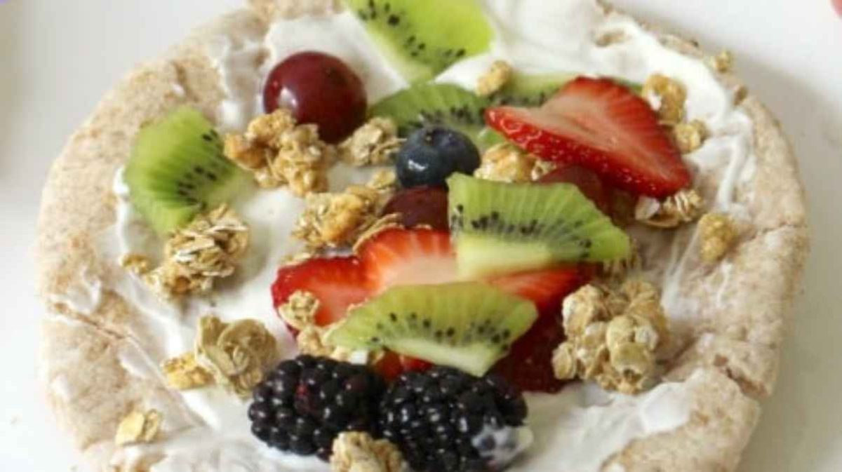 No-Bake Fruit “Pizzas”
